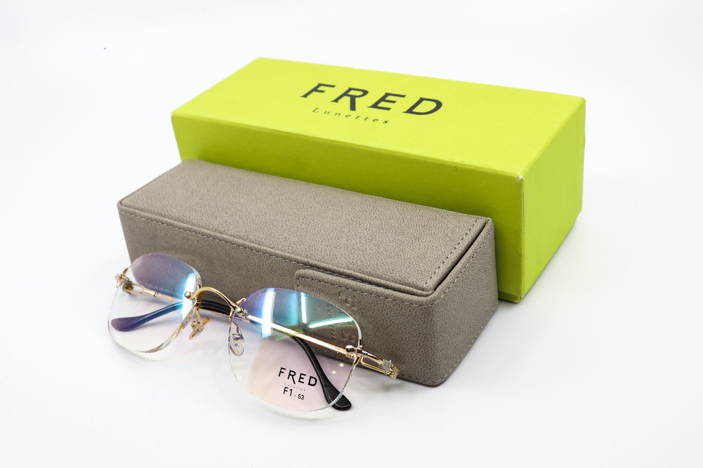VINTAGE FRED PARIS FIDJI