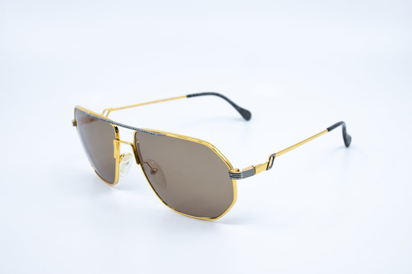 VINTAGE HILTON EXCLUSIVE 12 183