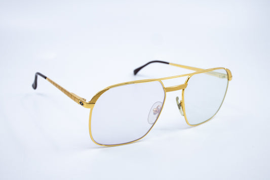 VINTAGE HILTON CLASS 10 995 E26