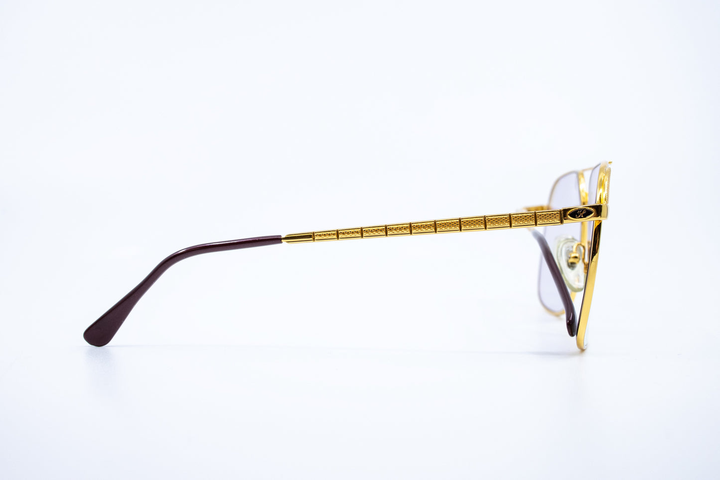 VINTAGE HILTON CLASS 10 995 E26