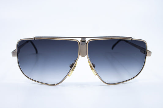 VINTAGE HILTON MONSIEUR 011