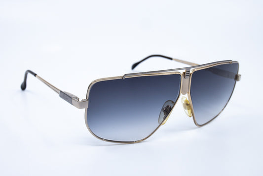 VINTAGE HILTON MONSIEUR 011