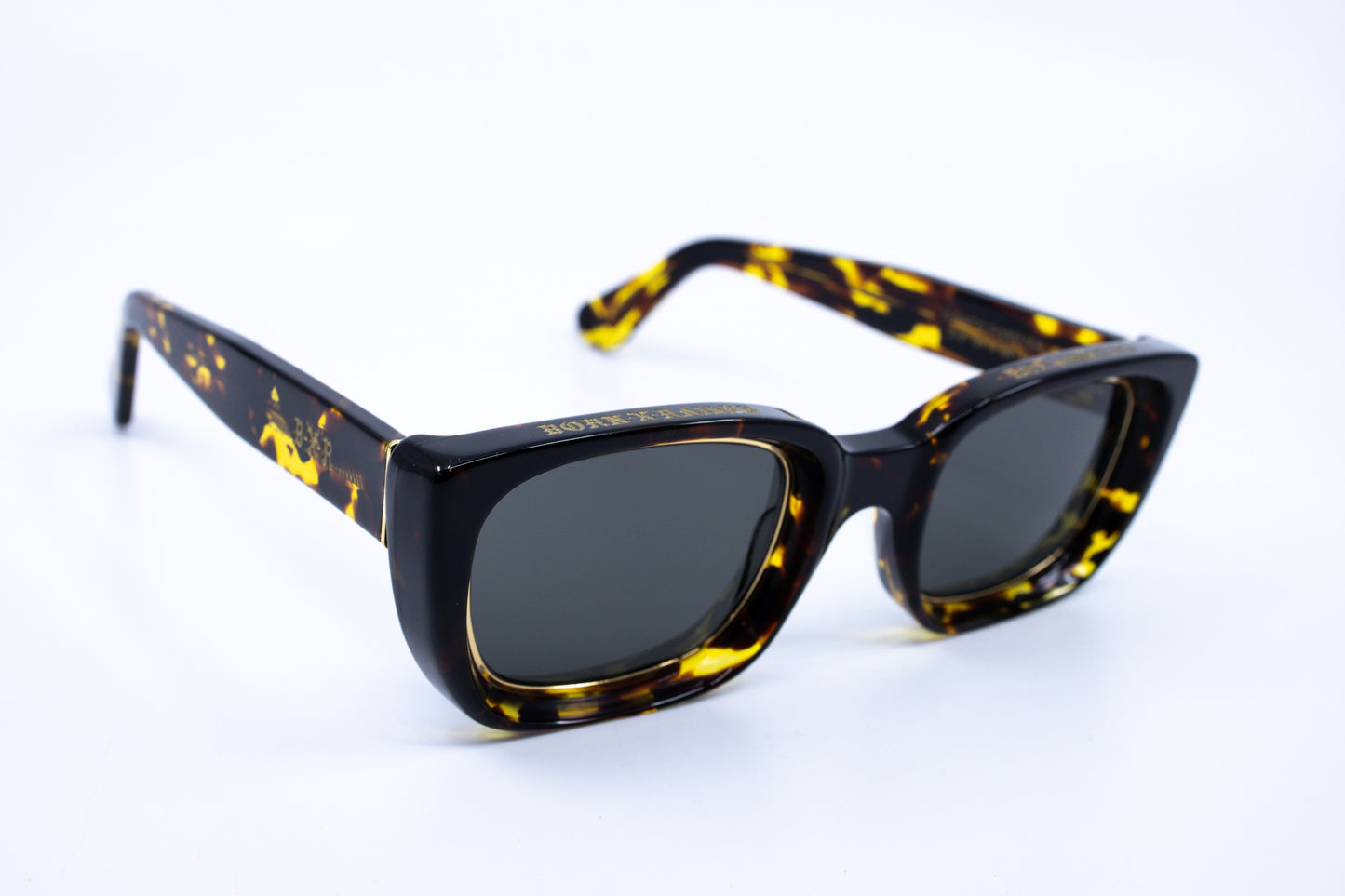 RETROSUPERFUTURE & BORN X RAISED LIRA HAVANA