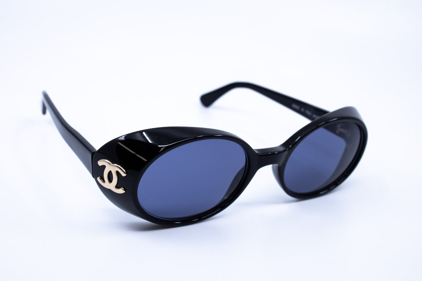 VINTAGE CHANEL 05976 94305